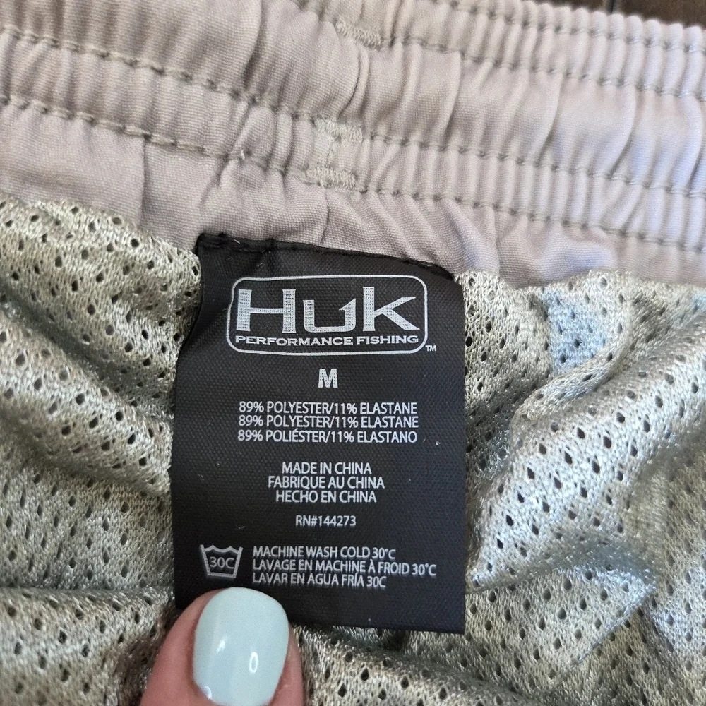 Huk Pursuit Volley Performance Fishing Shorts - Size Medium  5.5